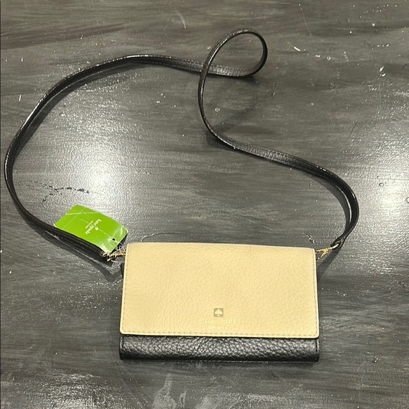 NWT Kate Spade Southport Ave buttermilk and black Crossbody Bag - Picture 1 of 13
